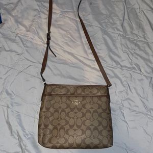 Lightly used coach brown purse medium crossbody